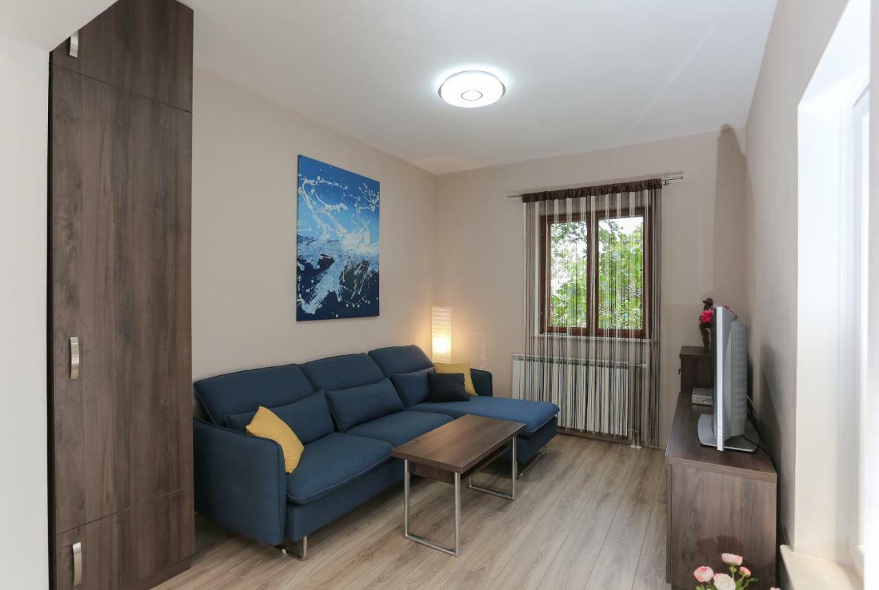 Keko Apartment Supetar Exterior photo