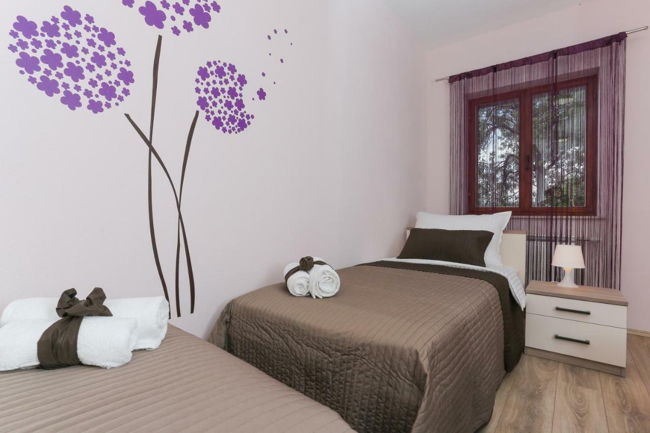Keko Apartment Supetar Exterior photo