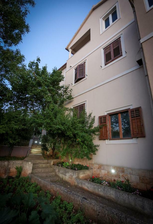 Keko Apartment Supetar Exterior photo